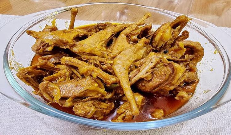 স্বাদে ও পুষ্টিতে অনন্য কবুতরের মাংস