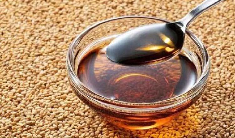 ডায়াবেটিস-খুশকি দূরে রাখে ‘তিলের তেল’