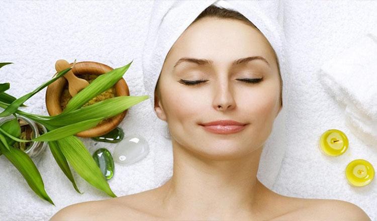 গরমে ত্বকের বাড়তি যত্ন, কেন কীভাবে