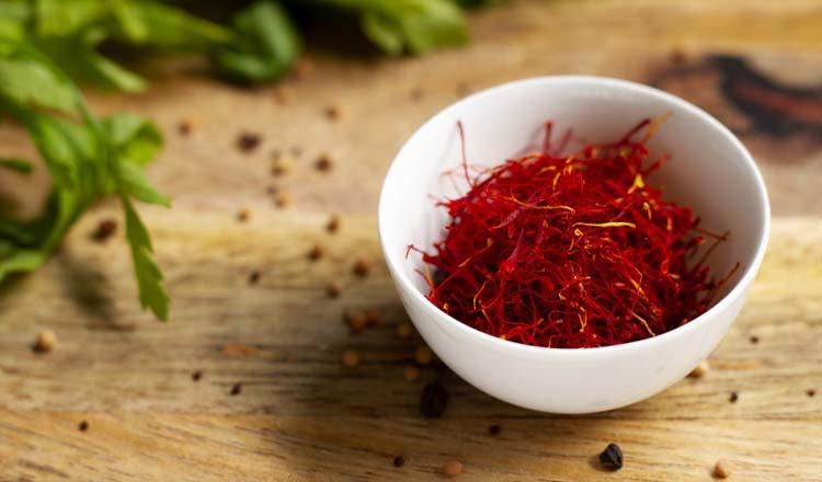 ত্বকের যত্নে জাফরানের উপকারিতা