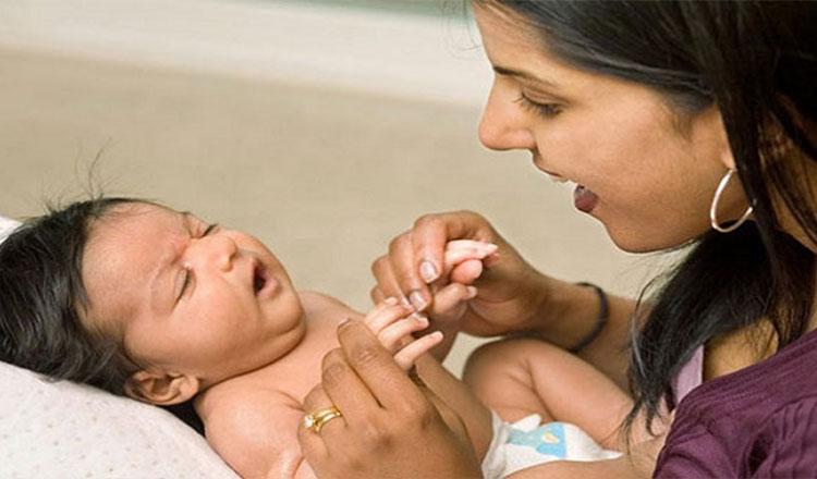 গরমে শিশুর বাড়তি যত্নে যা করবেন