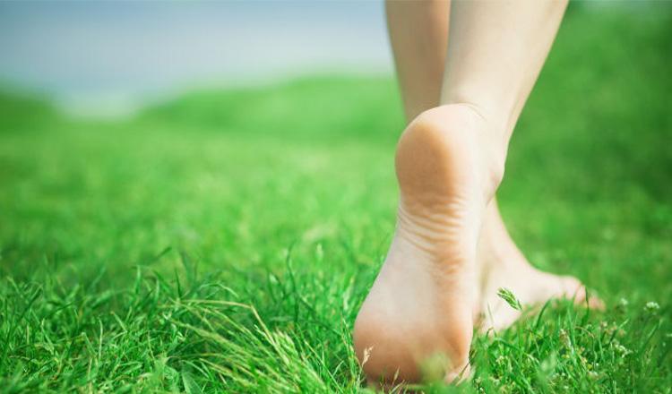 বর্ষায় পায়ের যত্নে যা করবেন