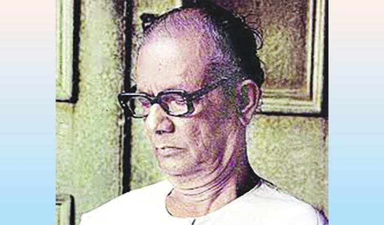 “বড় কেউ কাউকে করতে পারে না। বড় হতে হয়"