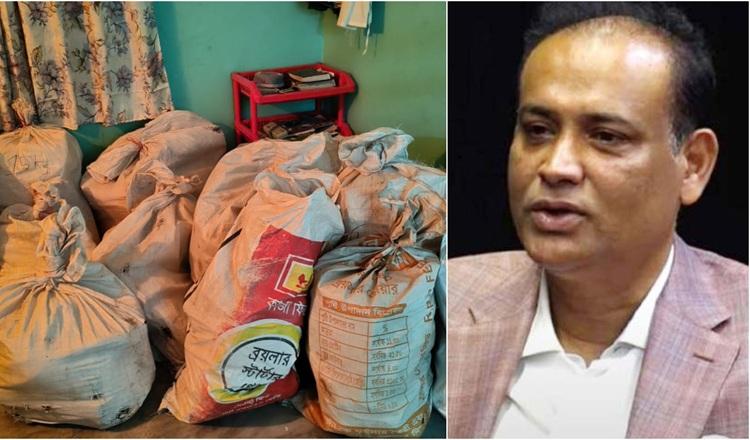 দুদকের অভিযান: সাবেক মন্ত্রীর বাড়ি থেকে ২৩ বস্তা নথিপত্র জব্দ