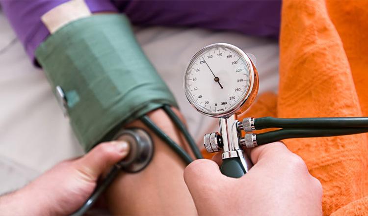 উচ্চ রক্তচাপ নিয়ন্ত্রণে রাখার ঘরোয়া উপায়