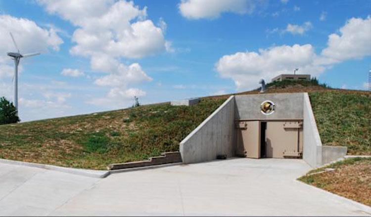 মাটির নিচে বিলাসবহুল ১৫ তলা ভবন