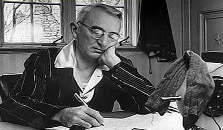 ‘অনুকরণ-অনুসরণ নয়, নিজেকে খুঁজুন, নিজের পথে চলুন’