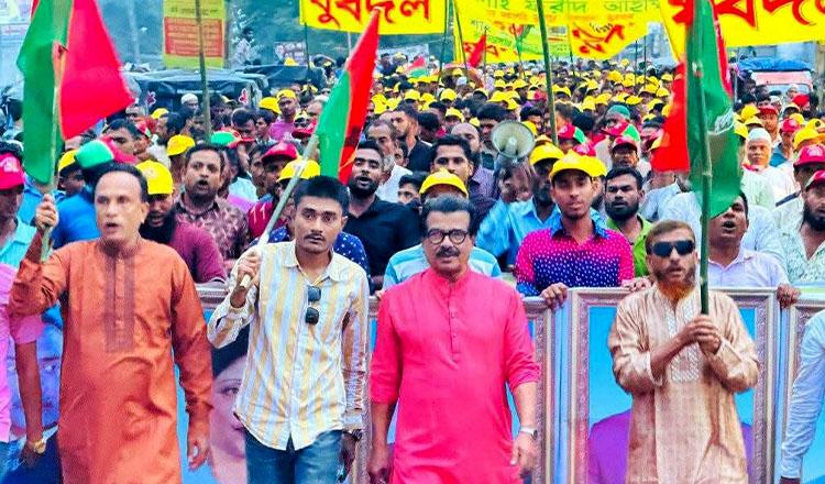 ফুলপুরে যুবদলের আনন্দ শোভাযাত্রা